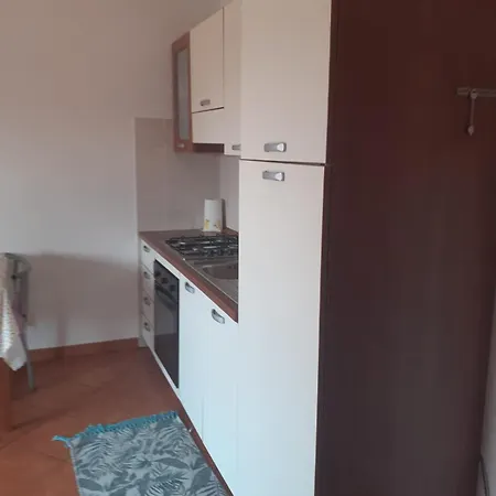 Bilocale Zona Mare אולביה
